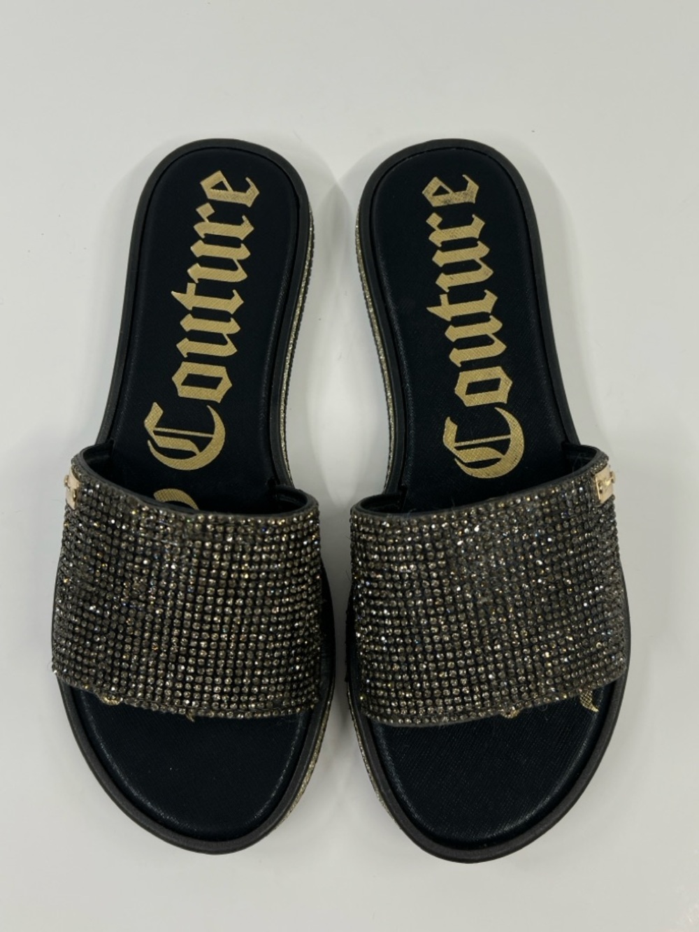 JUICY COUTURE women’s size 7 Gold and Black Bedazzled Slip In Flats Flip Floos - Picture 4 of 8